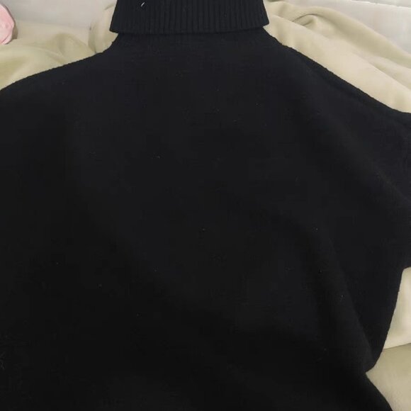 Black sweater - Picture 2 of 4